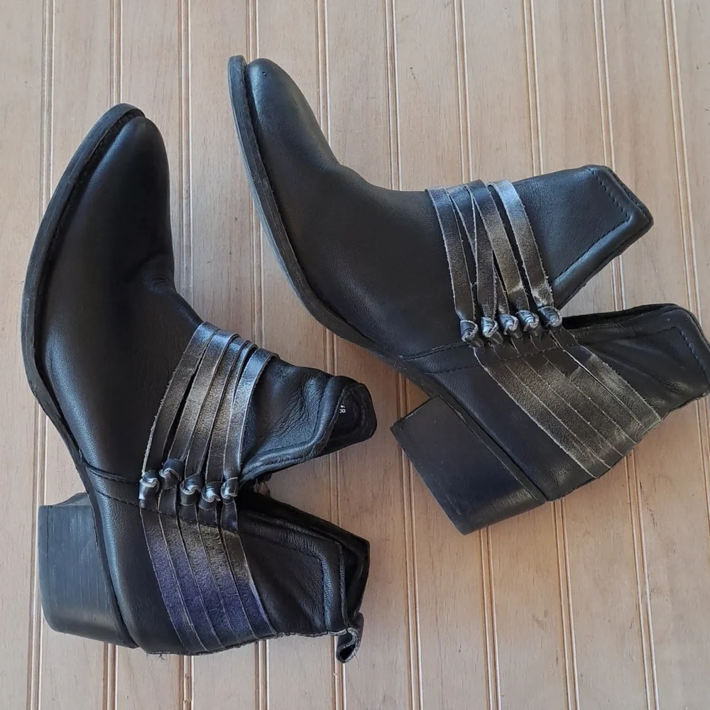 Diba Skyler Western Blk Leather Cutout Ankle Boots Block Heel 8.5 Rustic Boho